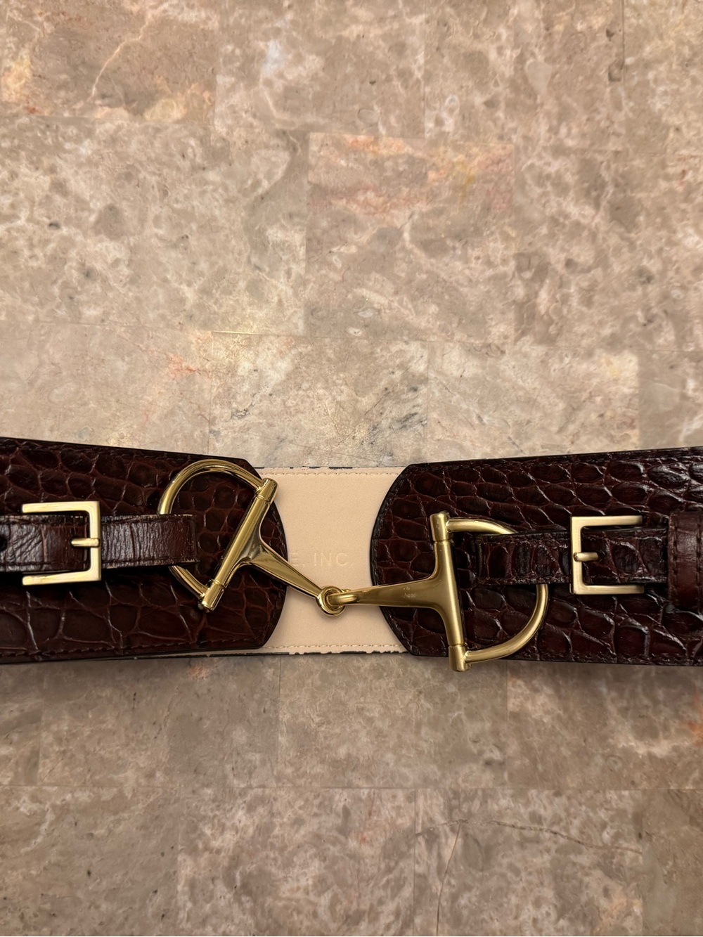 Vintage Brown leather Croc-Embossed Belt w/ Gold Hardware gorgeous size small